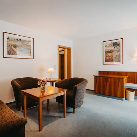 Otel Hirschenwirt 3*